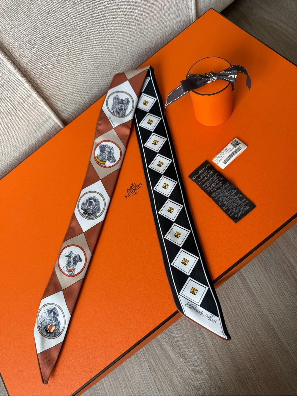 Hermès Colliers et Chiens Forever Twilly Scarf - Noir/Blanc/Caramel